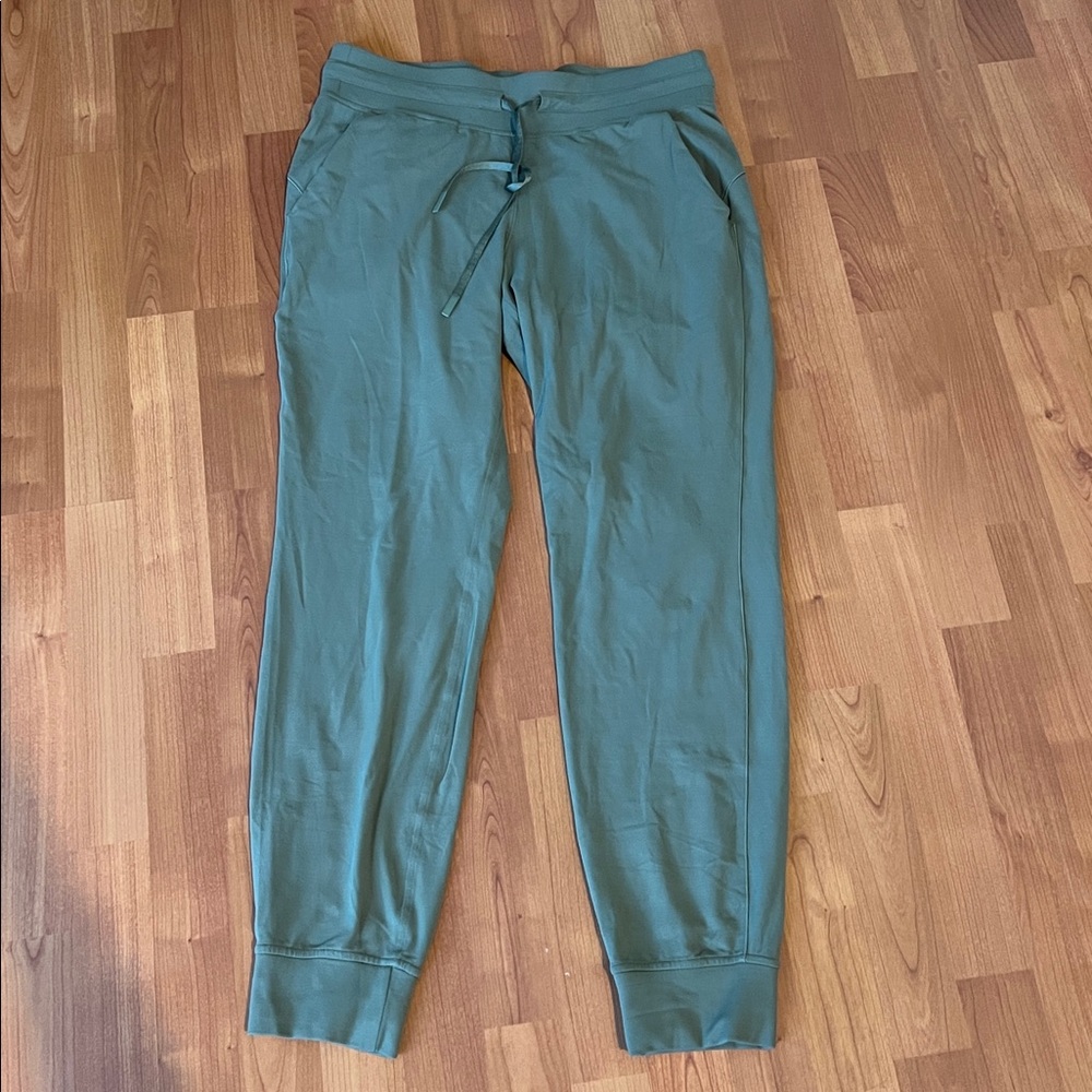 Lululemon ready to rulu Green Jogger Pants
